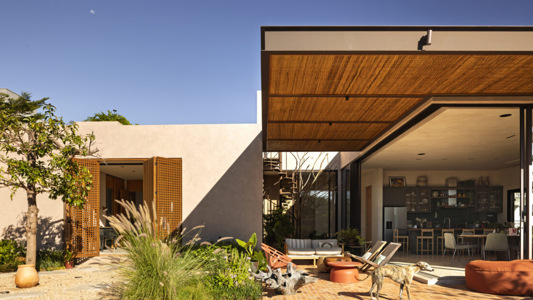 Avocado Tree House / Dayala e Rafael arquitetos associados