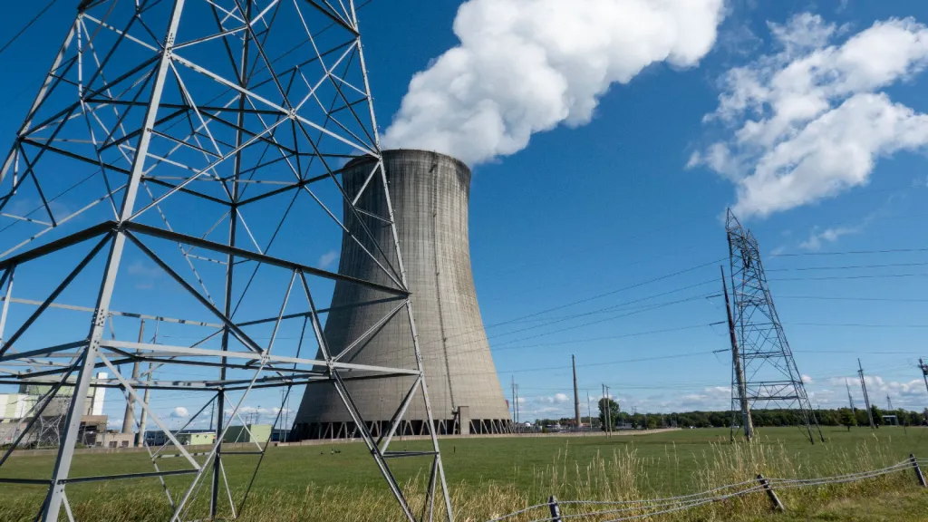 Minnesota lawmakers consider lifting ban on new nuclear power plants