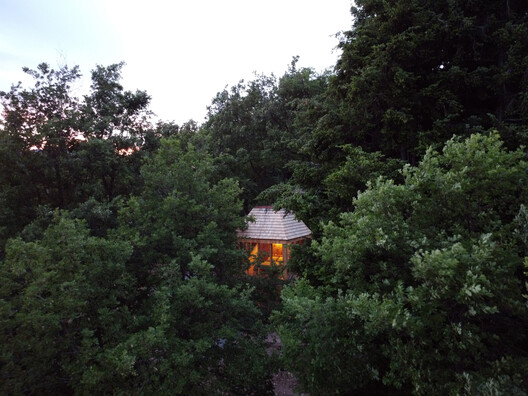 TreeBOX Cabin / Studio Officina82