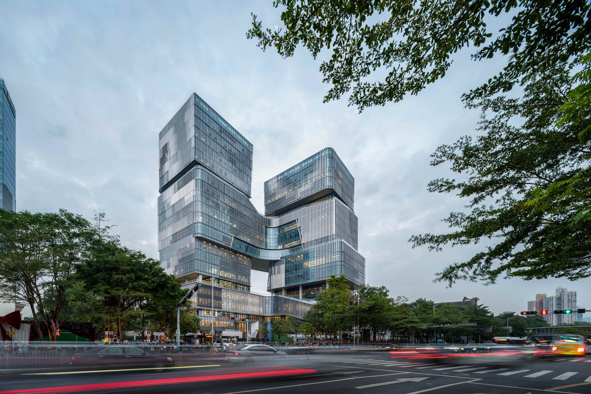 Luohu Library and Youth Activity Center / Shenzhen Huahui Design + iDEA