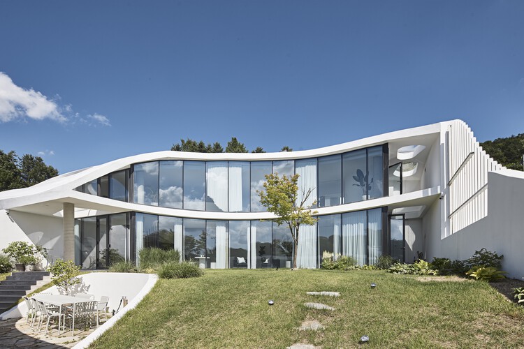 The Orb House / Chiasmus Partners
