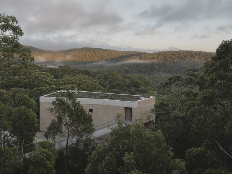 EA House / Bokey Grant