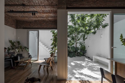 PH Juana / Estudio NU