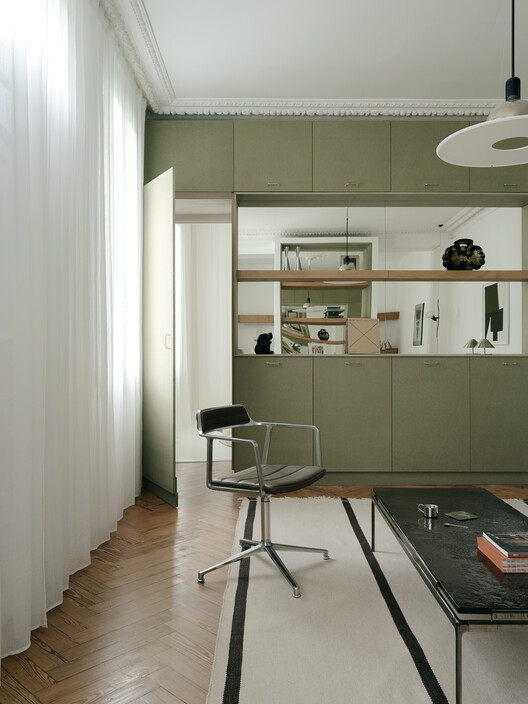 Lecomte Apartment / Atelier Orzan