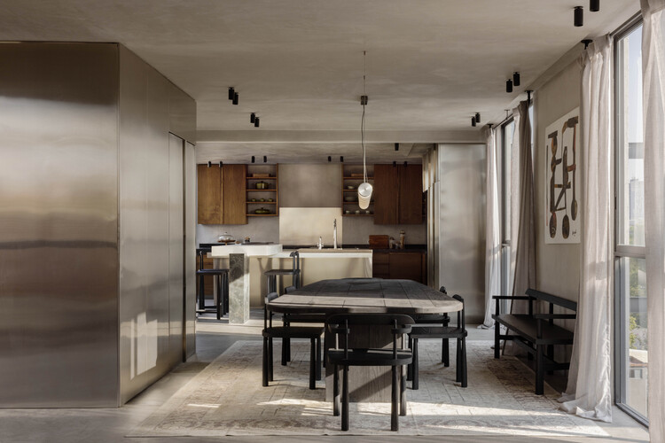 Brutalist Penthouse / Barde + vanVoltt