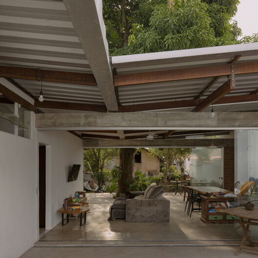 Paquetá House / Zebulun Arquitetura