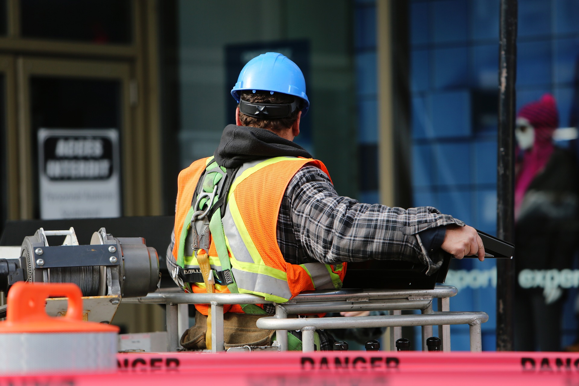 ‘One step forward, one step back’ – clean energy jobs growth stifled by canceled projects