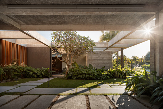 Zimbro House / Stemmer Rodrigues Arquitetura
