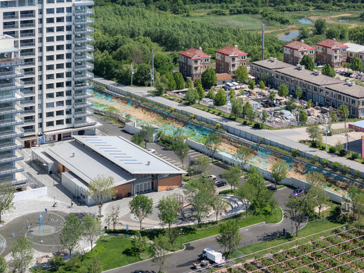Community Canteen No. 11, Aranya Qinhuangdao / Verse Design