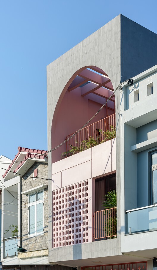 Tomi House / The Studio