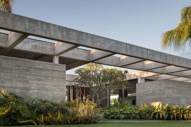 Zimbro House / Stemmer Rodrigues Arquitetura