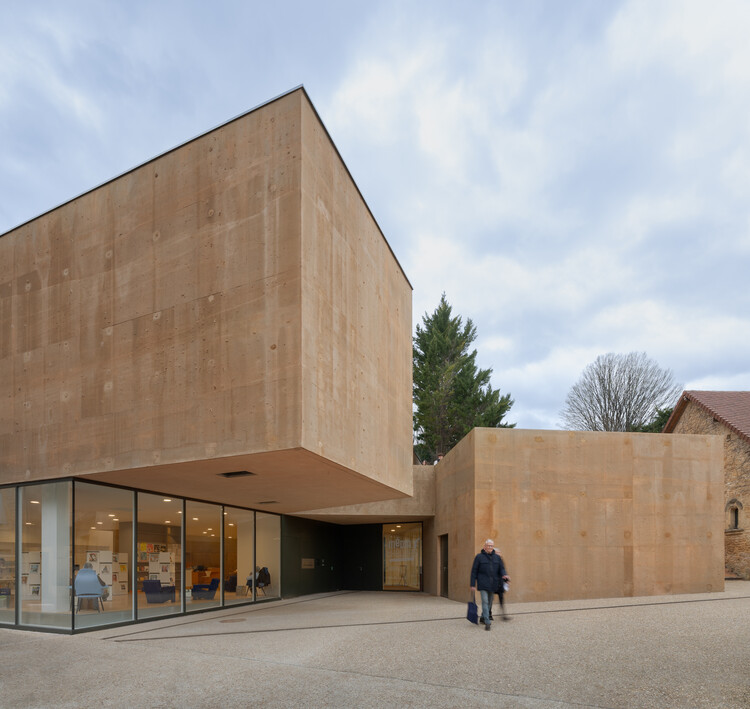 Construction of a Media Library and Redesign of a Music School in Sarlat-la-Canéda / Dominique Coulon & associés