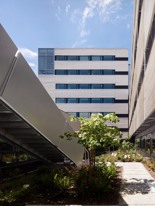 UBC Biodiversity Centre Addition / Public Architecture + Design