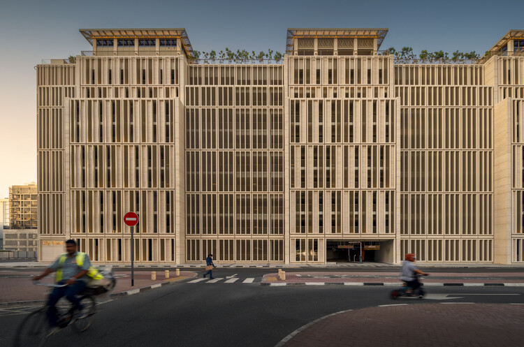 Pelli Clarke & Partners' City Tower One and Dubai Cityscape Under the Lens of Ahmad Alnaji