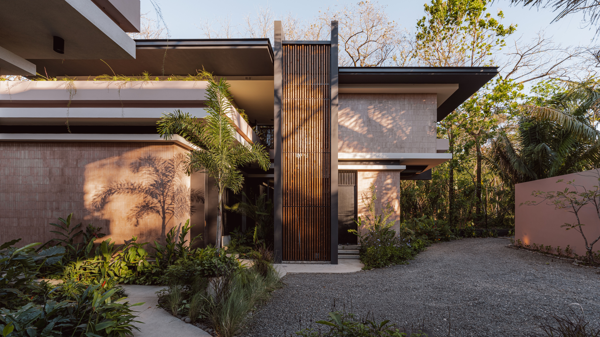 Linea House / Instinto Estudio