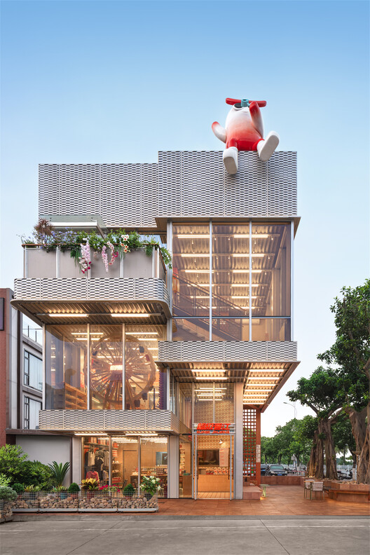 Super JINJIANG / COLORFULL YUJING DESIGN
