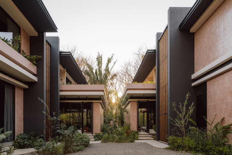 Linea House / Instinto Estudio