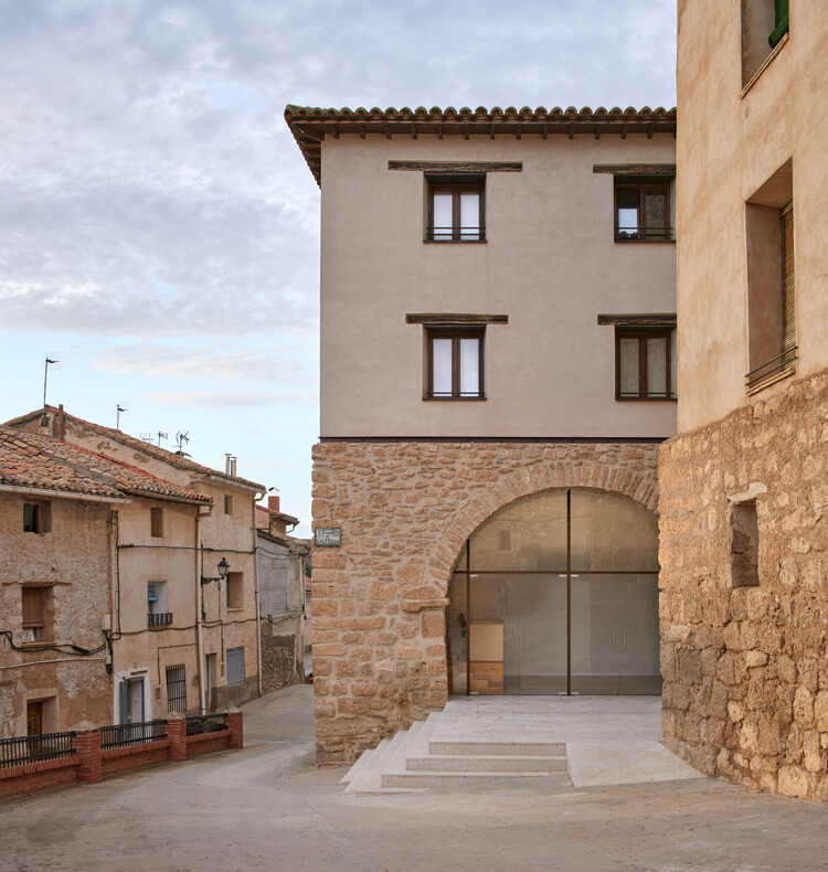 Rehabilitation of the Orrios Exchange building / Oscar Escuder Arquitectura