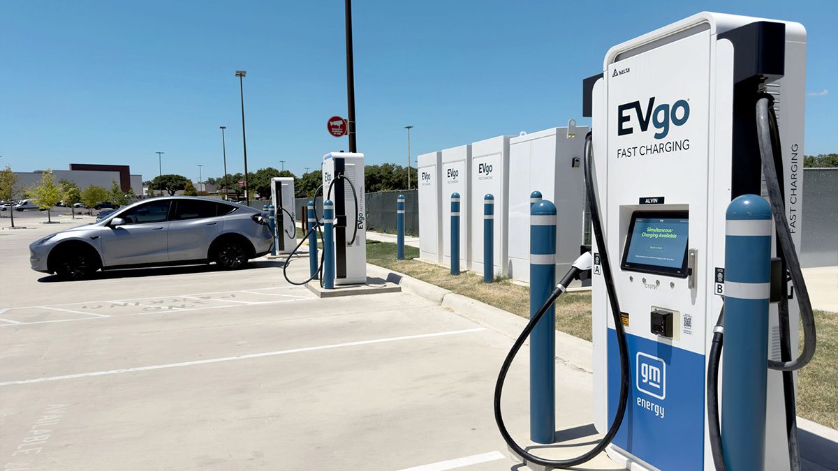 EVgo to add 500 new EV fast charging stalls at Brixmor shopping centers