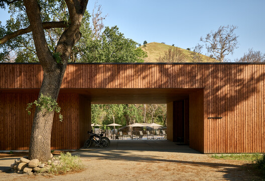 Autocamp Sequoia / Waechter Architecture