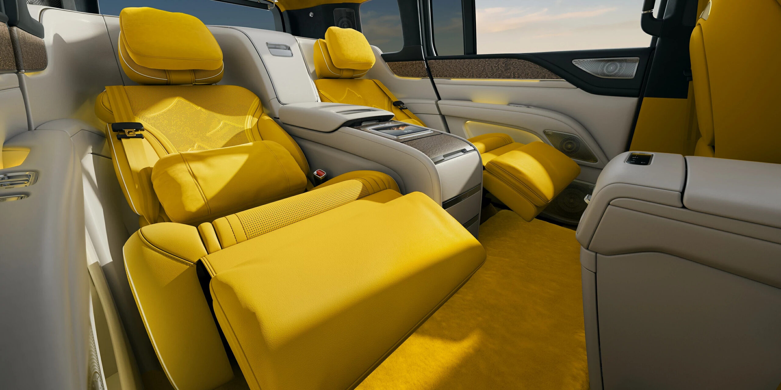 BYD launches 4-seat ultra-luxe flagship SUV in China for $215,000 [Images]