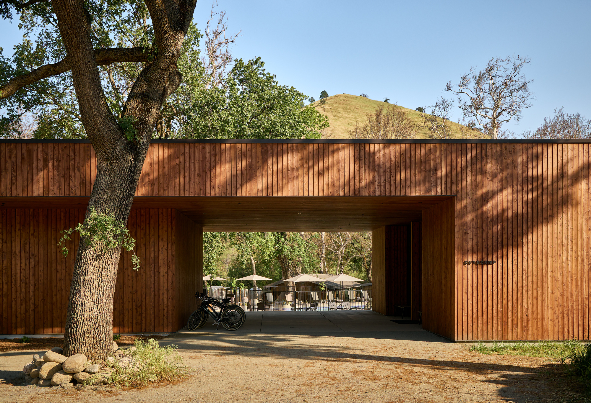 Autocamp Sequoia / Waechter Architecture