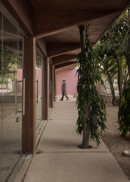 Esquina Nativa Center / TACO taller de arquitectura contextual