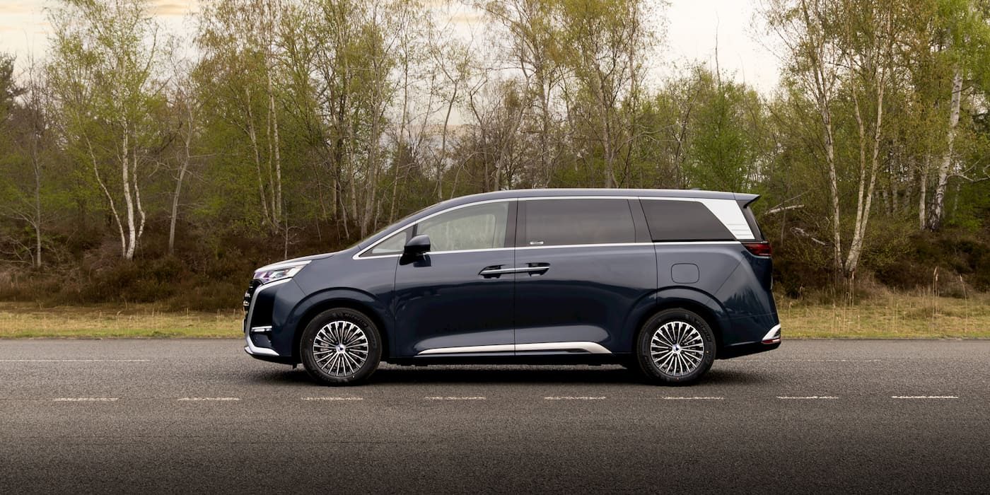 BYD undercuts luxury rivals with its first 7-seat premium MPV in the UK