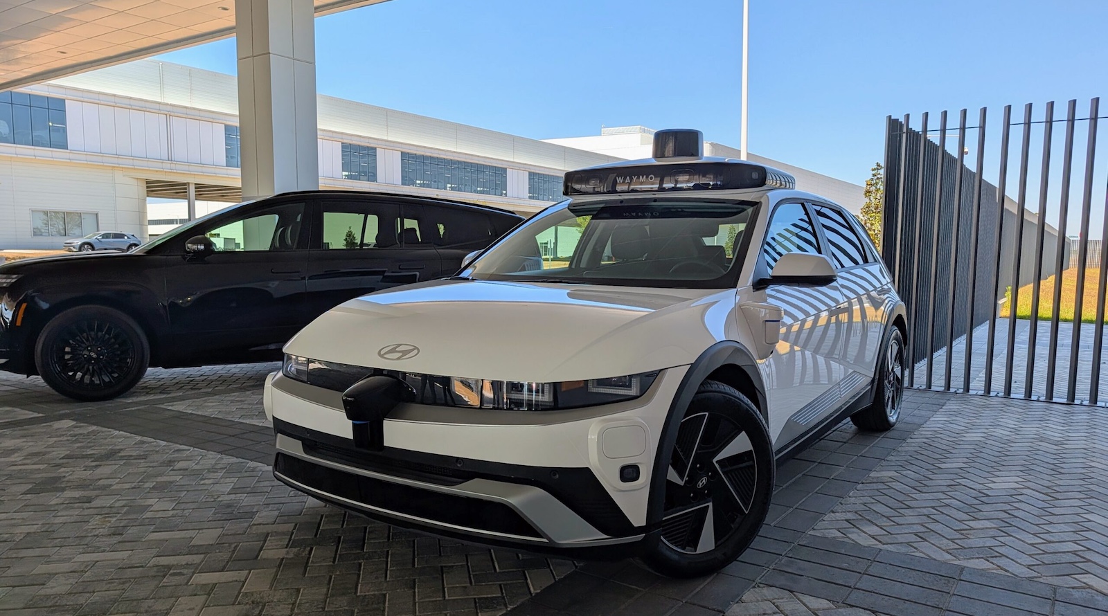 Waymo Fully Launches Robotaxi Service in Houston