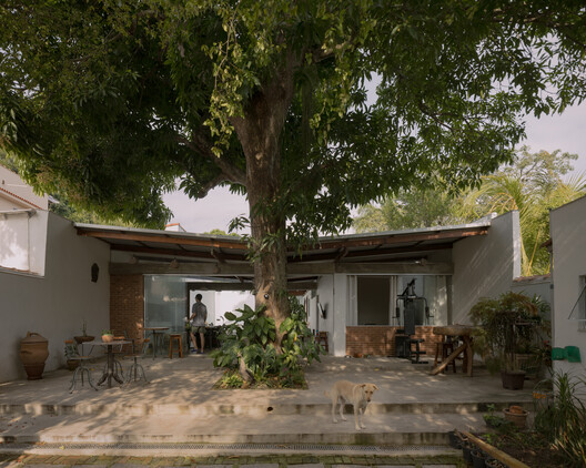 Paquetá House / Zebulun Arquitetura