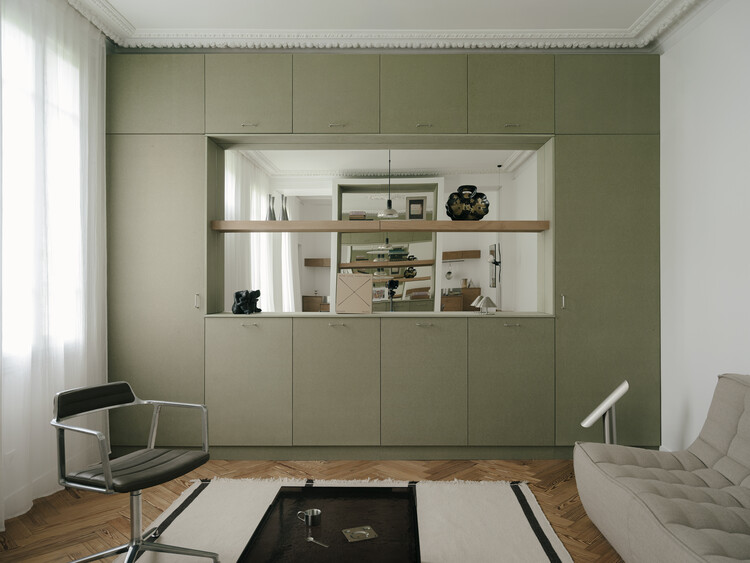 Lecomte Apartment / Atelier Orzan