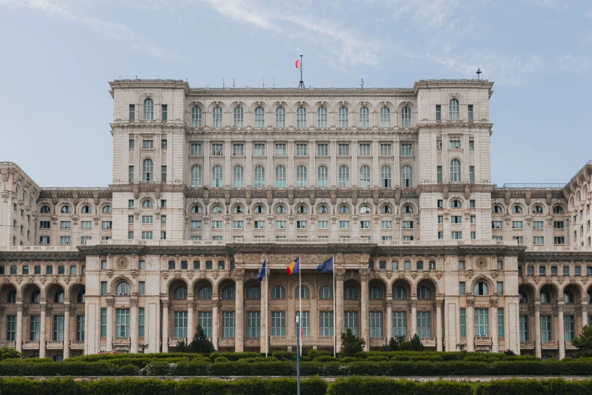Econergy signs financing agreements for 150MW solar-plus-storage project in Romania