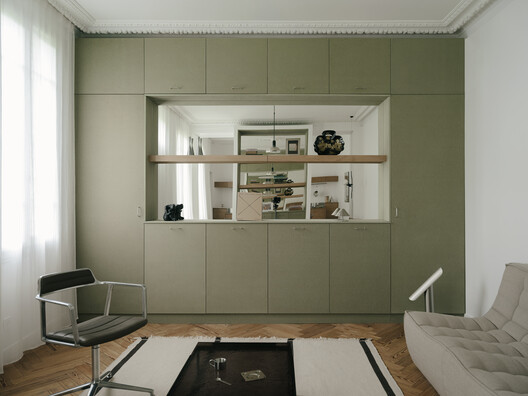 Lecomte Apartment / Atelier Orzan