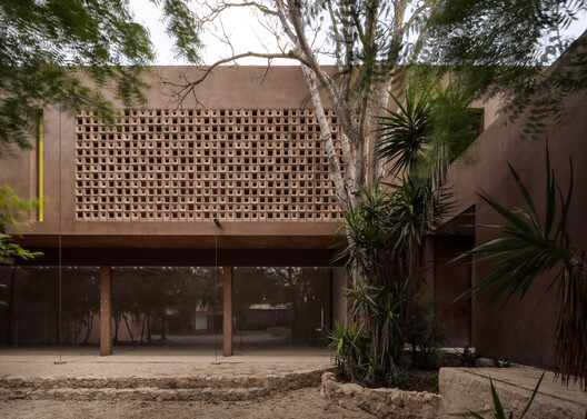 Esquina Nativa Center / TACO taller de arquitectura contextual
