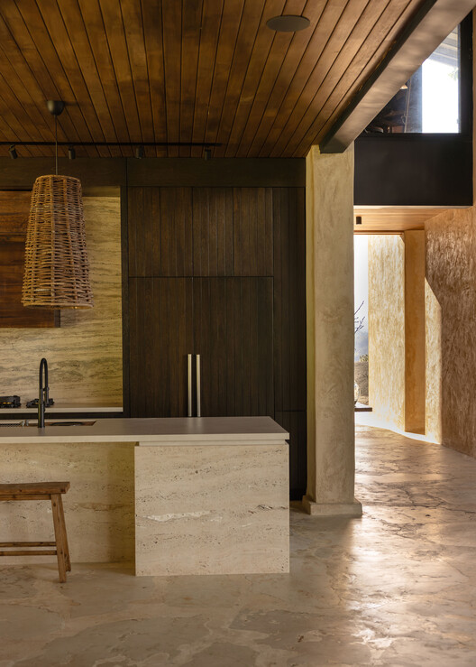 Casa VO / Desangles Abreu Arquitectos & Arkina