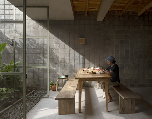 La Colmena – Multi-family Housing as Shared Neighborhood Infrastructure / Ancestra + Natura Futura