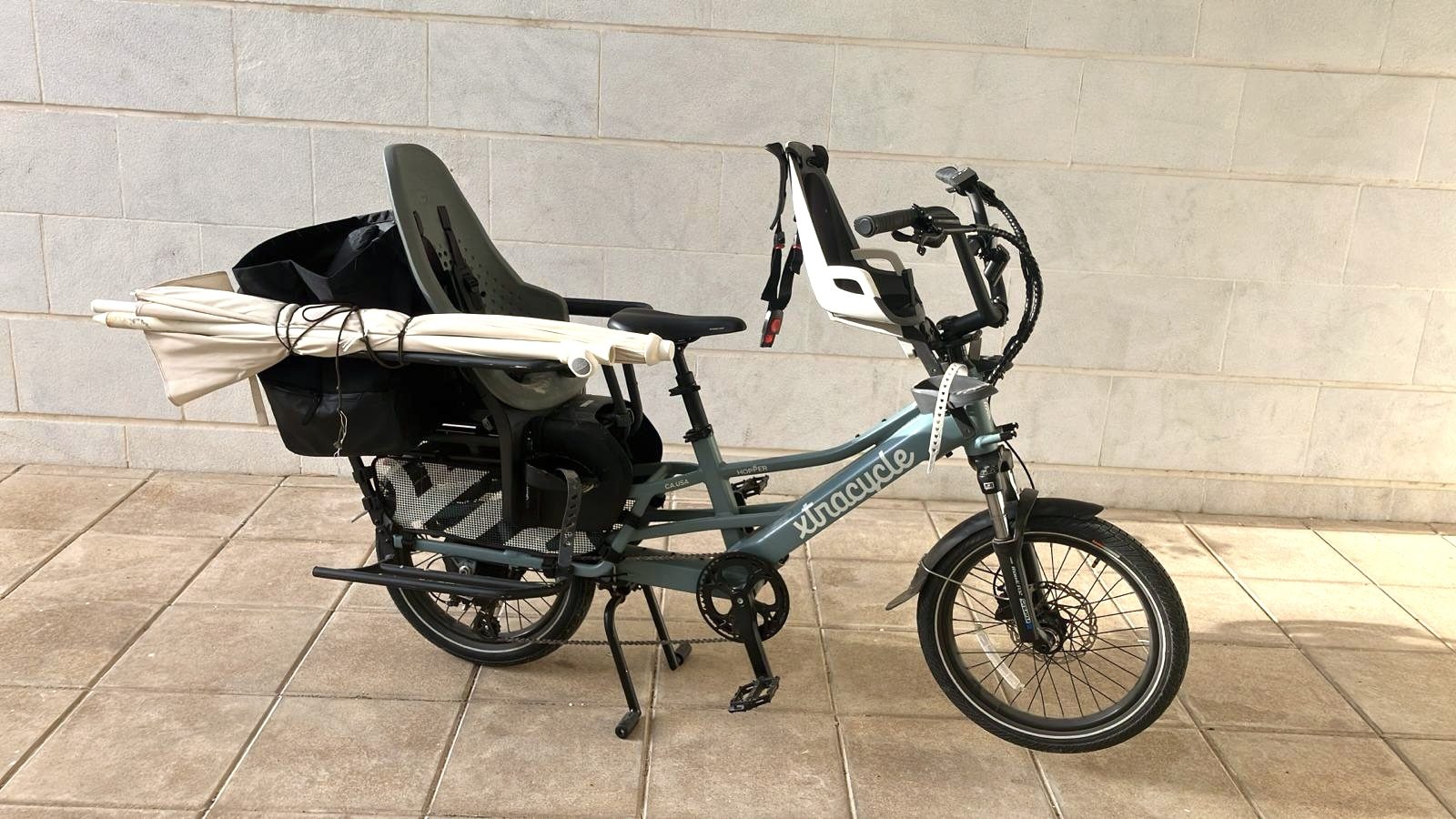 This family of four put 1,000 km on a cargo e-bike instead of buying a second car