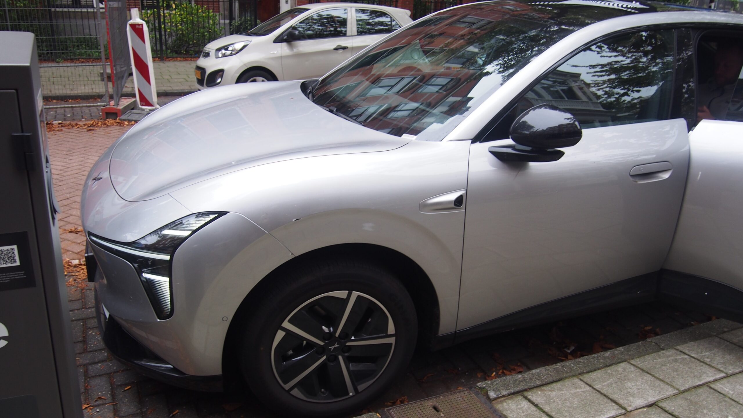 XPENG VLA 2.0 vs. Tesla FSD in Amsterdam — Part 1: XPENG L03