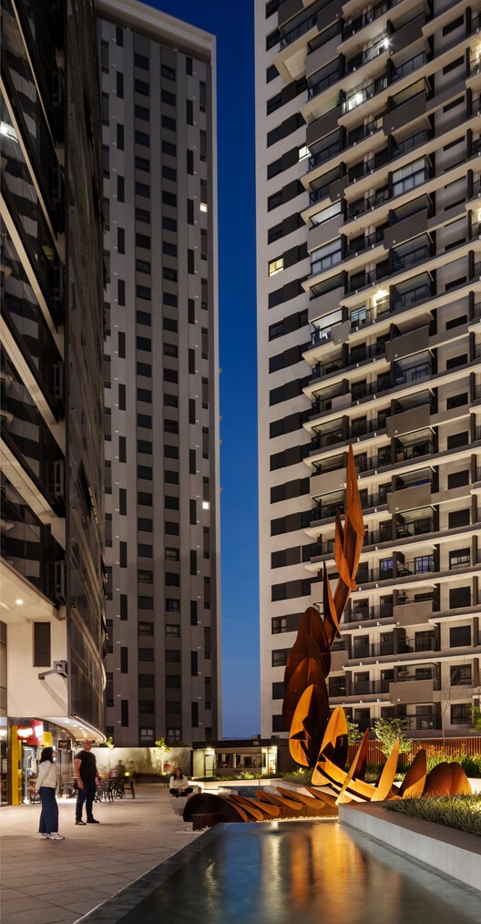 Encontros Sculpture / Estudio Guto Requena