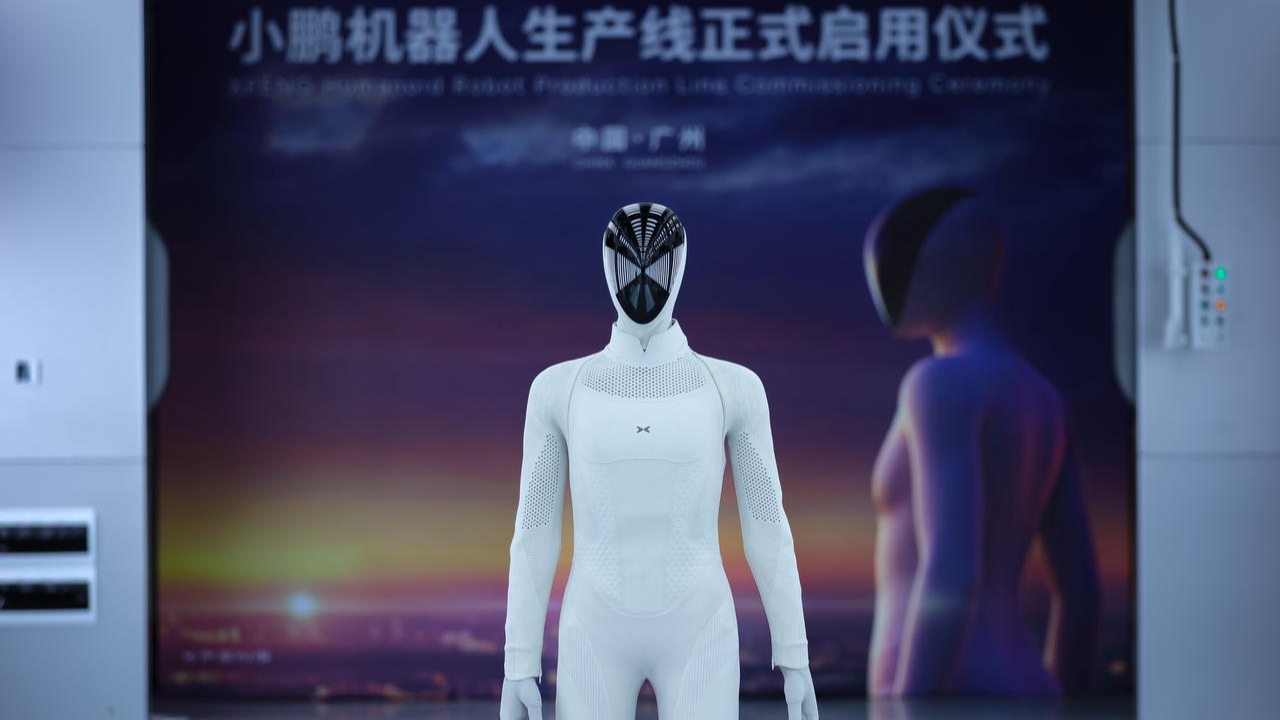 XPENG IRON Autonomously Walks Off Production Line