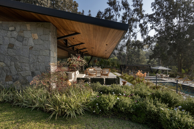 House in Los Cóndores / Malachowski Arquitectos