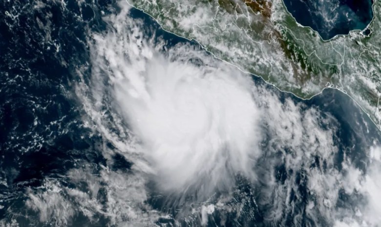 Un huracán de categoría 5 podría azotar esta semana la costa del Pacífico de México