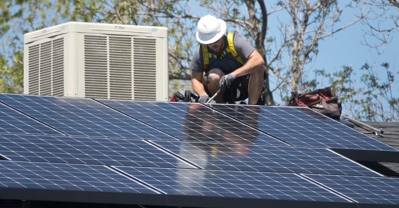 Illinois revamps clean energy jobs training for a shifting economy