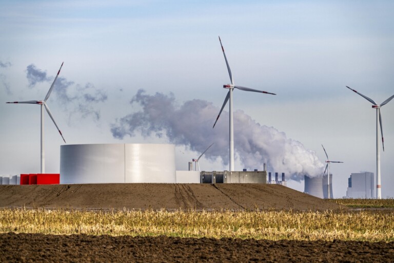 Analysis: UK solar power hits record high over summer 2026