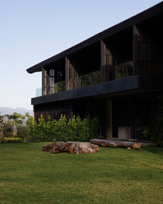 Casa VO / Desangles Abreu Arquitectos & Arkina