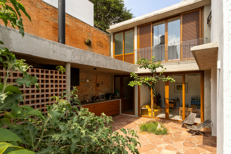 Lapa Townhouse Renovation / Estudio Piloti Arquitetura