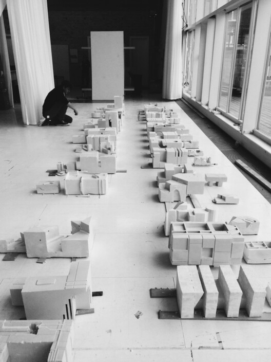 Digital Worlds and the Limits of Frictionless Space: Rethinking Scale and Materiality