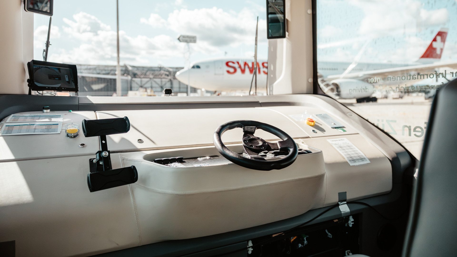 Zürich Airport deploys L4 autonomous shuttle – WITHOUT a human monitor