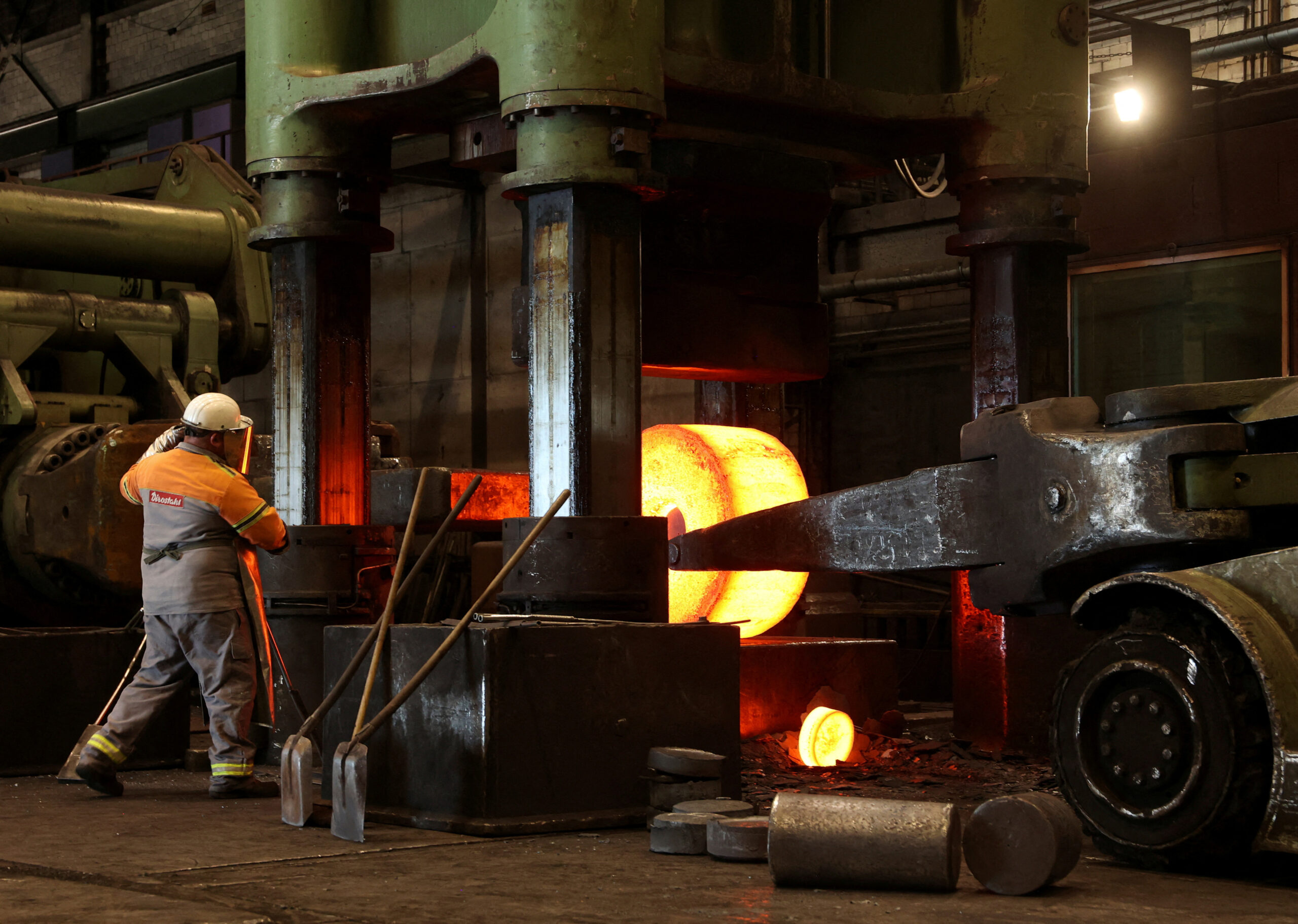 International trade linked to 20% of global emissions – but imports ignored