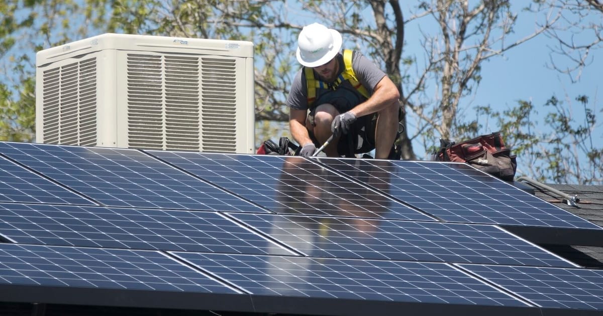 Illinois revamps clean energy jobs training for a shifting economy